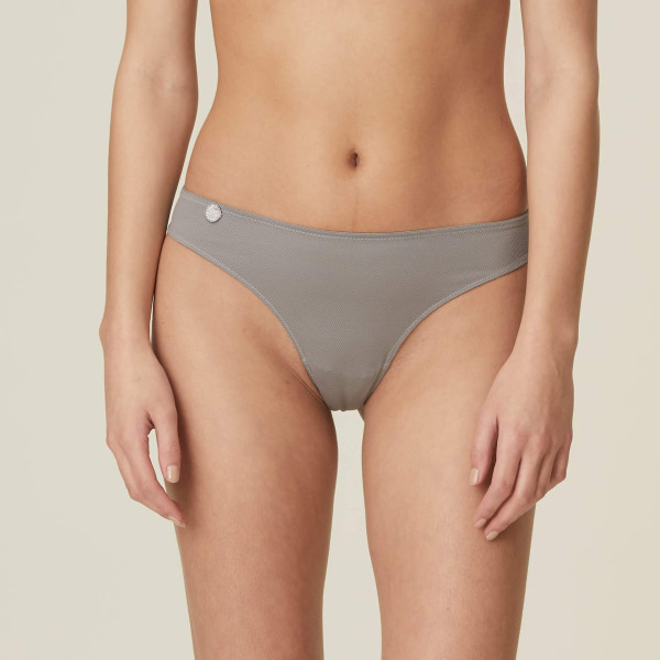 Marie Jo „Tom“ String